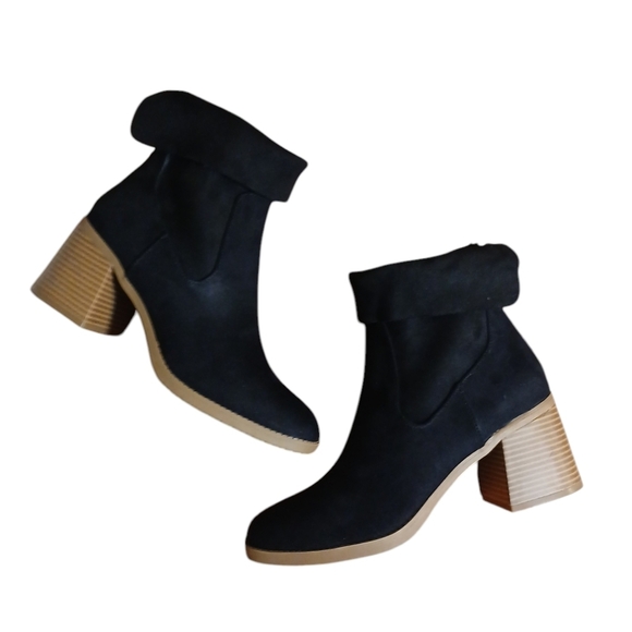 NEW Sun & Stone Lyraa Booties Women's Black Suede Ankle Boots Size 8.5 - Picture 2 of 13